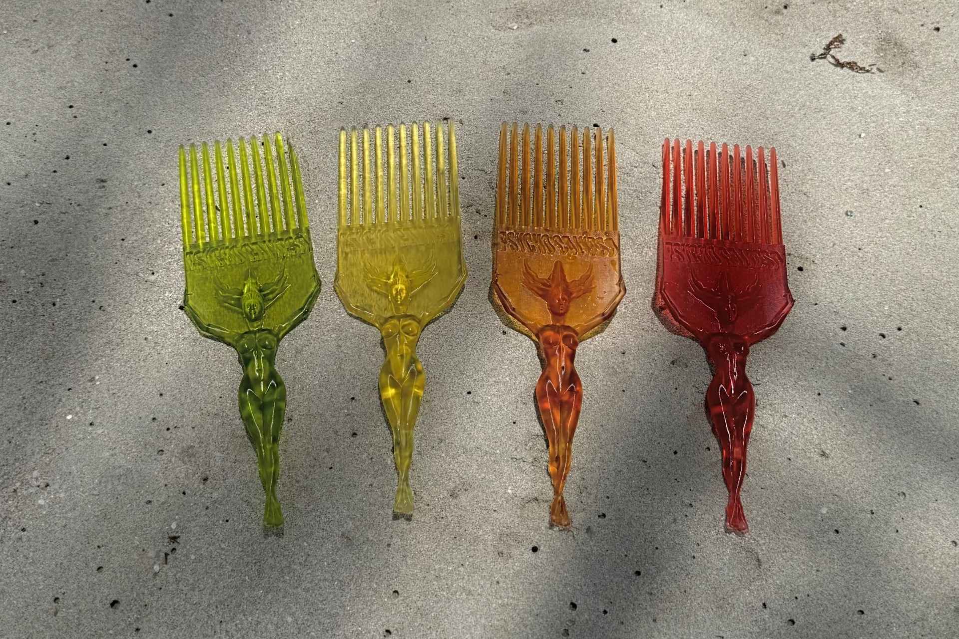 Calyso Comb, yellow, green, red, orange, Psychocalypso